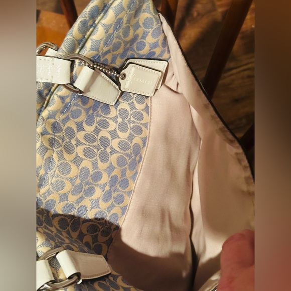 Authentic Coach Tote - Picture 13 of 16